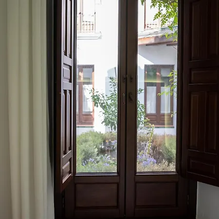 아파트 Patio De La Hoguera
