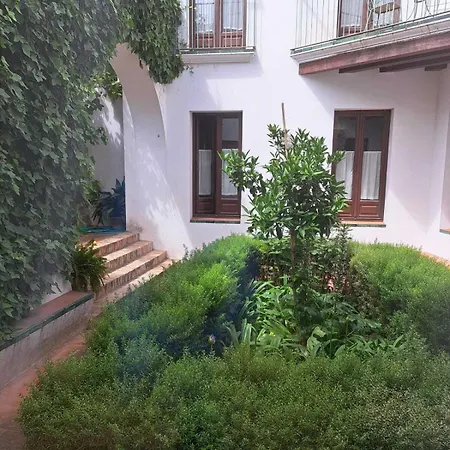 Patio De La Hoguera Апартаменты *